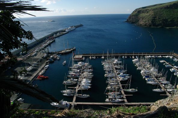 La marina San Sebastian de la Gomera, vue du site panoramique extraordinaire du El Parador.j