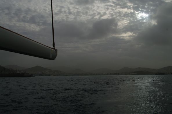 17 janvier Dernier regard sur Mindelo, Cap Vert, au petit matin du départ